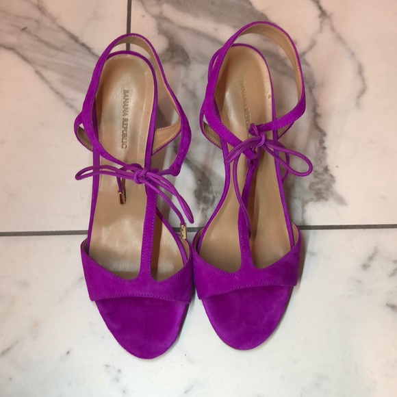 Banana Republic Shoes - Pink Suede sandals with leather insole 8.5